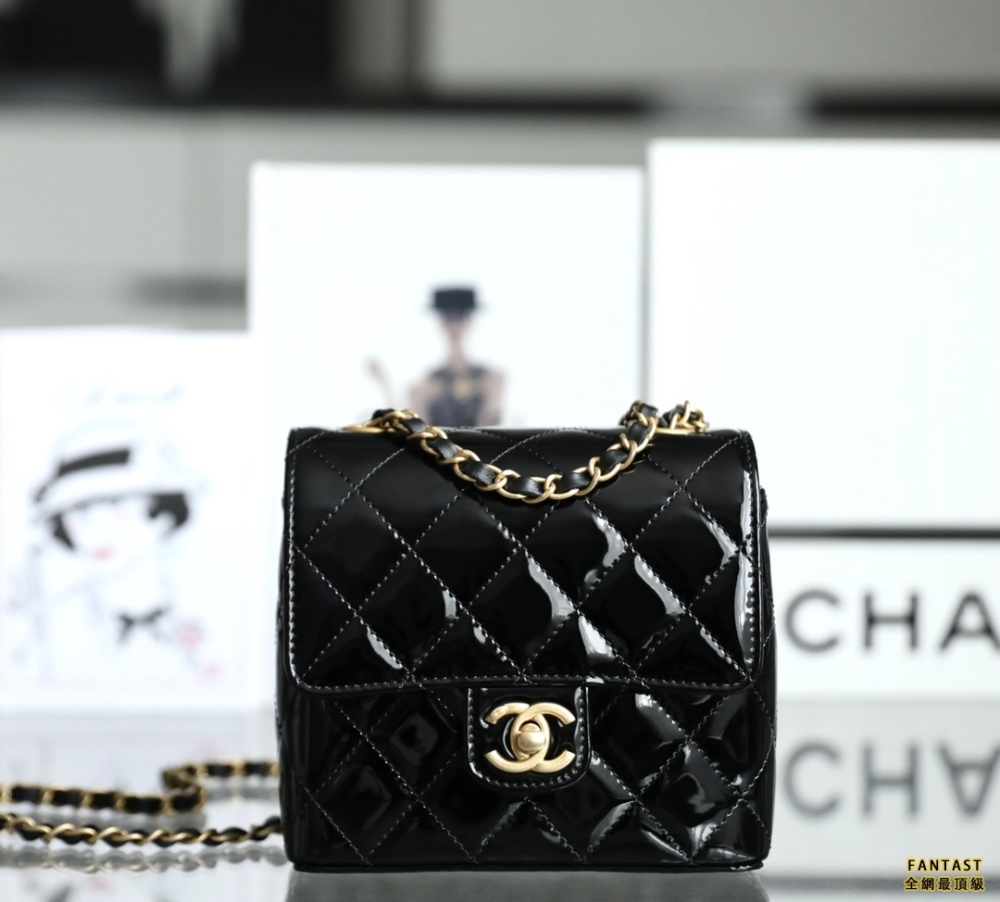 Chanel 22k秋冬 Mini口蓋包/方胖子 漆皮黑色 