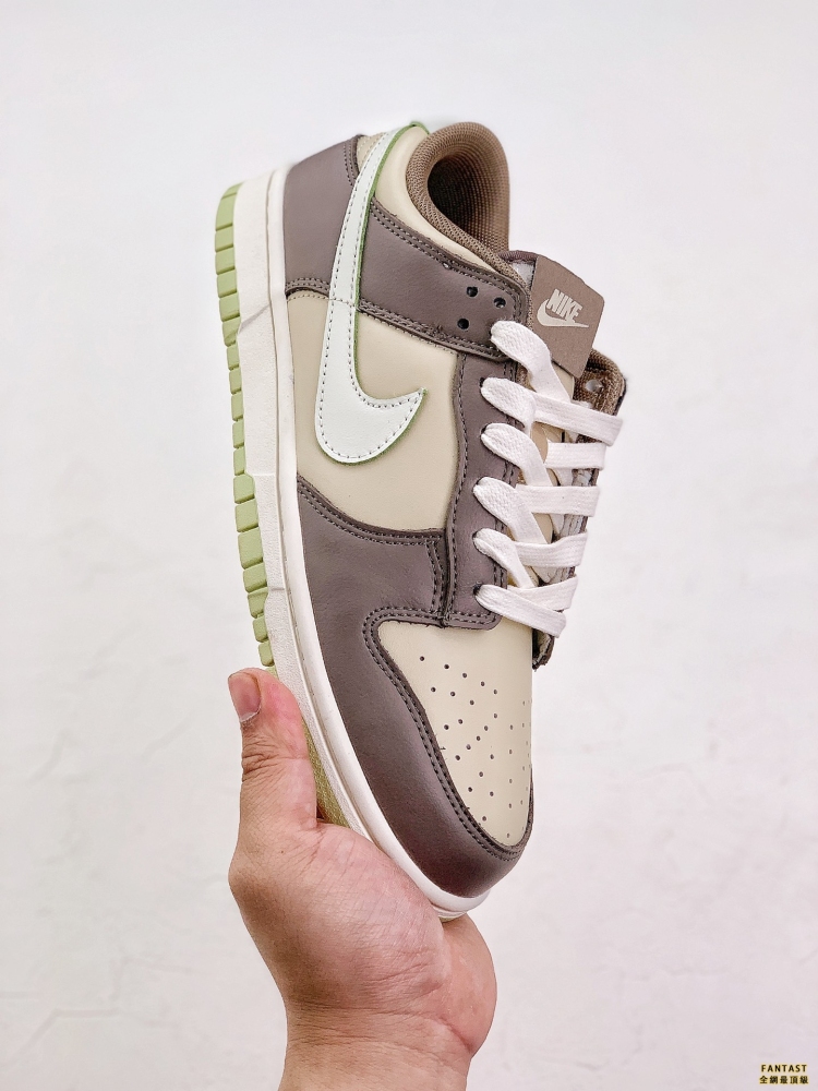 NIKE DUNK SB LOW 深棕米白