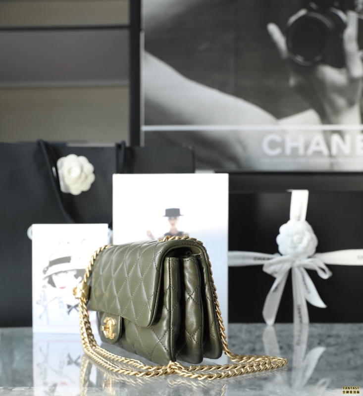Chanel 22K秋冬系列 小金柱調節鏈口蓋包/ 古巴綠 