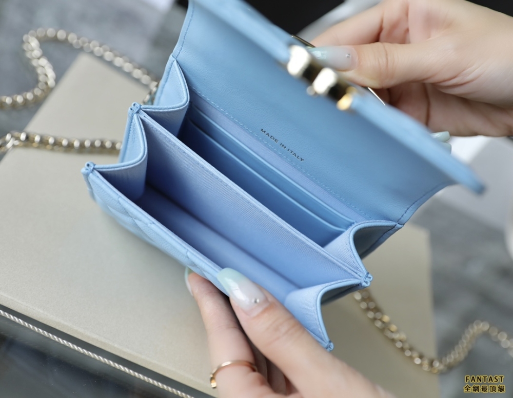 琺瑯手柄mini鏈條包 Chanel 22s春夏｜淺藍色