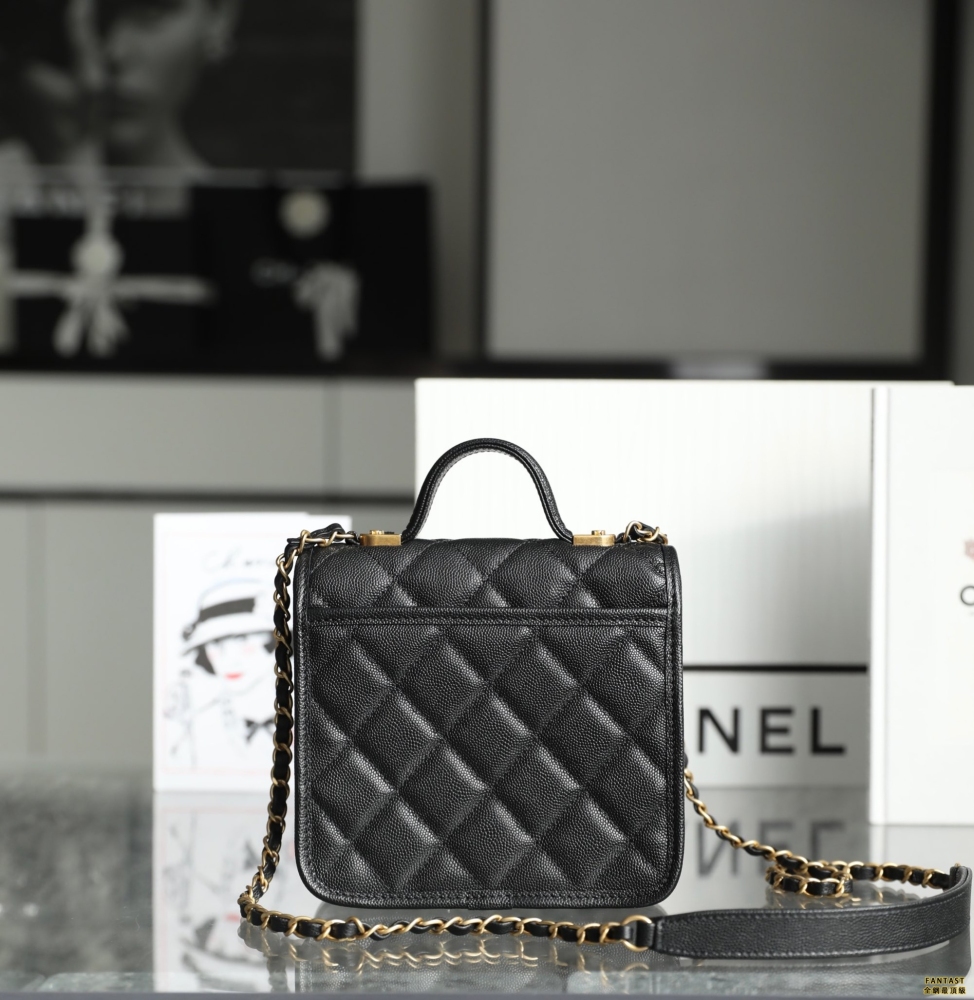 Chanel 22K秋冬 手柄口蓋包/郵差包 黑色