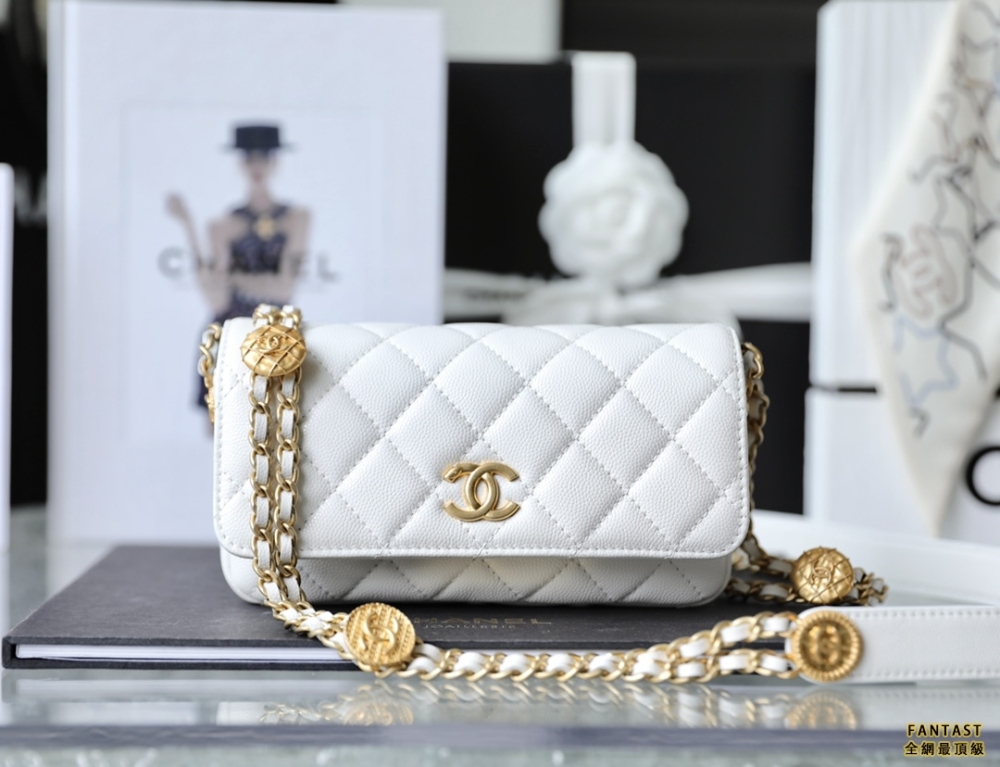 Chanel22A手工坊｜ 金幣口蓋包 大mini白色