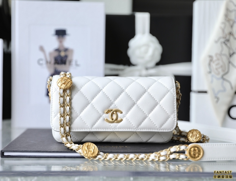 Chanel22A手工坊｜ 金幣口蓋包 大mini白色