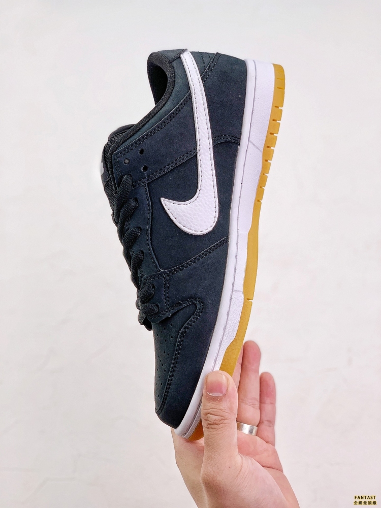 Nike SB Dunk 「Black Gum」 黑白生膠