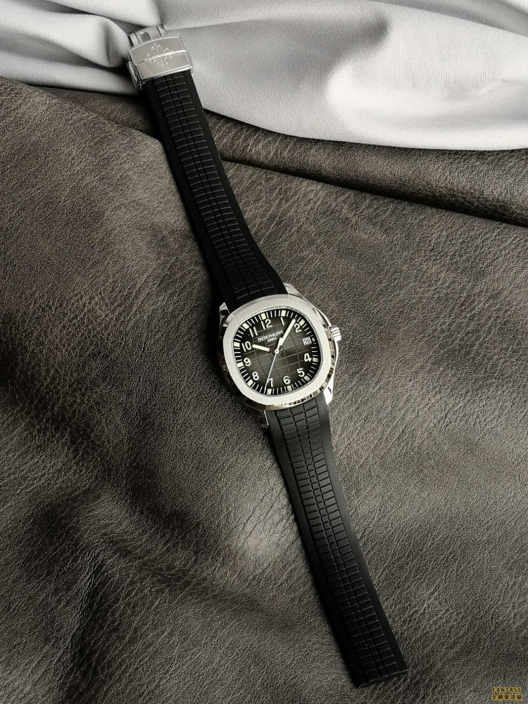 (市場最新最真版本)3K推薦：百達翡麗AQUANAUT系列5167A-001腕表 ，精鋼表殼搭配綠色天然橡膠表帶，黑色表盤，324型一體機，40毫米。