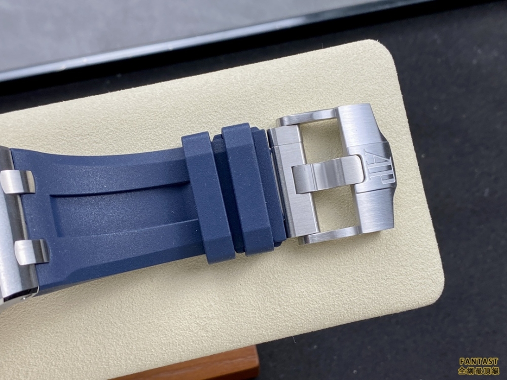 (市場最新最真版本)APF 愛彼15720型號 腕表尺寸42mmX14.2mm