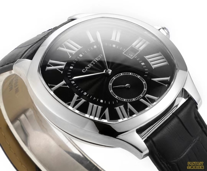TW新品隆重上市【無與倫比 剛正典雅】TW新品——卡地亞Drive de Cartier系列腕表。