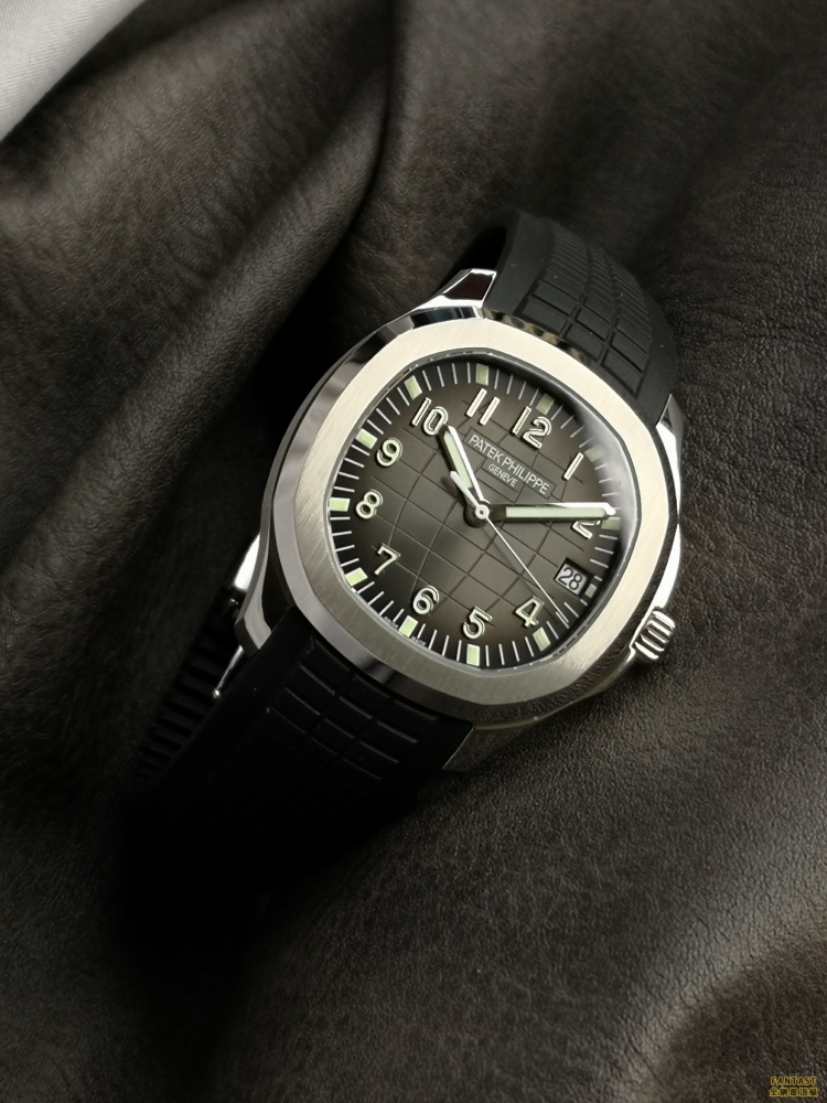 (市場最新最真版本)3K推薦：百達翡麗AQUANAUT系列5167A-001腕表 ，精鋼表殼搭配綠色天然橡膠表帶，黑色表盤，324型一體機，40毫米。