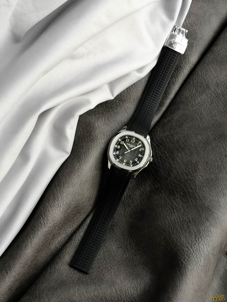 (市場最新最真版本)3K推薦：百達翡麗AQUANAUT系列5167A-001腕表 ，精鋼表殼搭配綠色天然橡膠表帶，黑色表盤，324型一體機，40毫米。