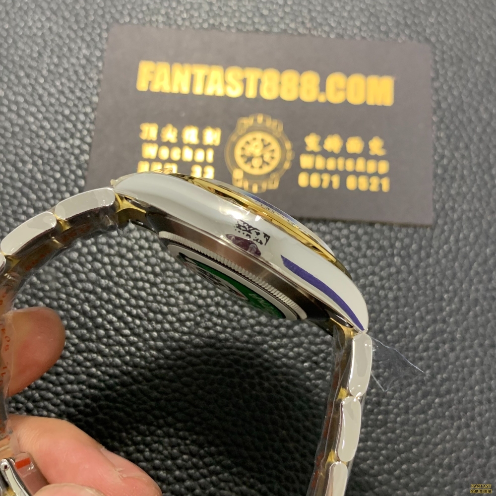 "BT廠116503款金鉆釘雲黑面地通拿腕錶，搭載4130機芯"