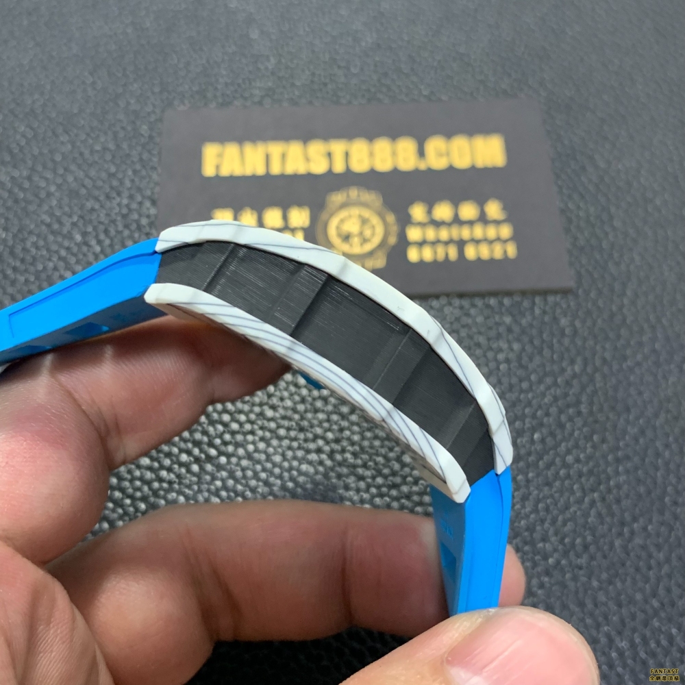 Soin版本理查德米勒c RM35-01碳纖維腕錶：極致輕盈與時尚品味的完美結合」