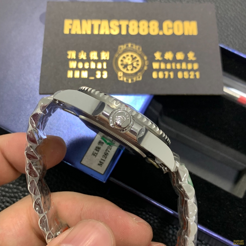 C+廠126720 GMT雪碧圈- 獨特左撇子款設計，配備五銖練和3186機芯