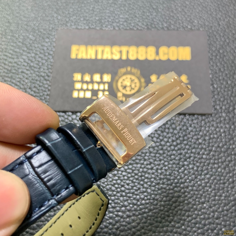 "愛彼皇家橡樹15500 - 優雅的APS手錶"