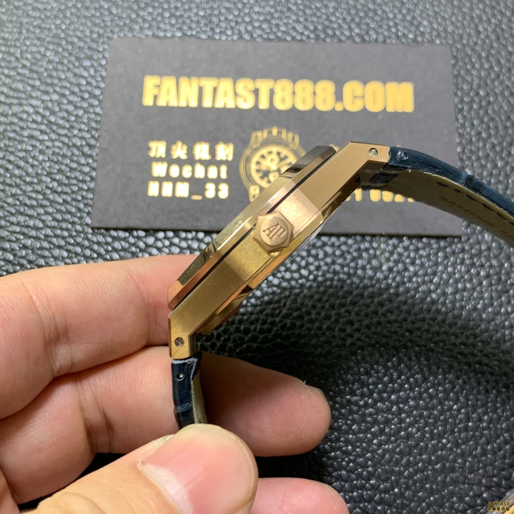 "愛彼皇家橡樹15500 - 優雅的APS手錶"