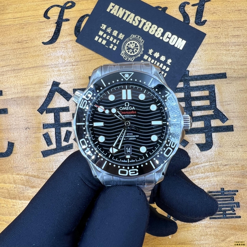 FANTAST實拍高仿手錶 VS廠 OMEGA 歐米茄 海馬300 波瀾黑面 高仿手錶