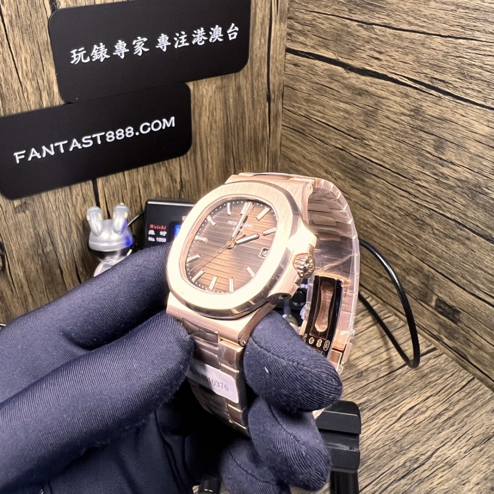 “2024 PPF新版 - 百達翡麗鸚鵡螺5711/1R-001 V4，男士玫瑰金機械錶”