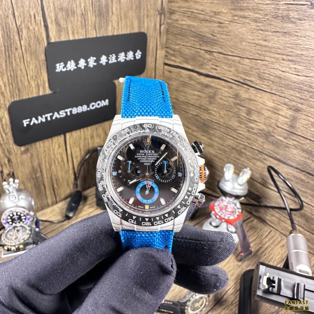 "DIW廠改裝定制迪通拿- 超輕 進口NTPT碳纖維 4130機芯"藍色三眼配黑色盤面