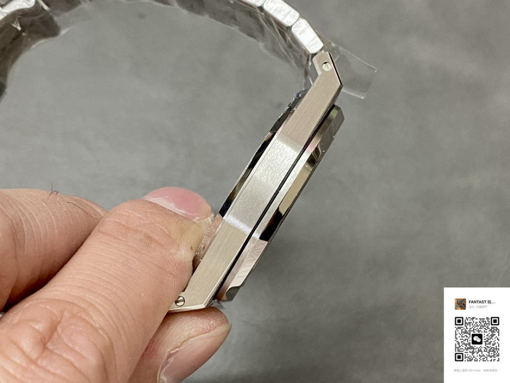 APS廠 15710白面：42mm精鑄傑作，匠心獨運的3120一體機芯