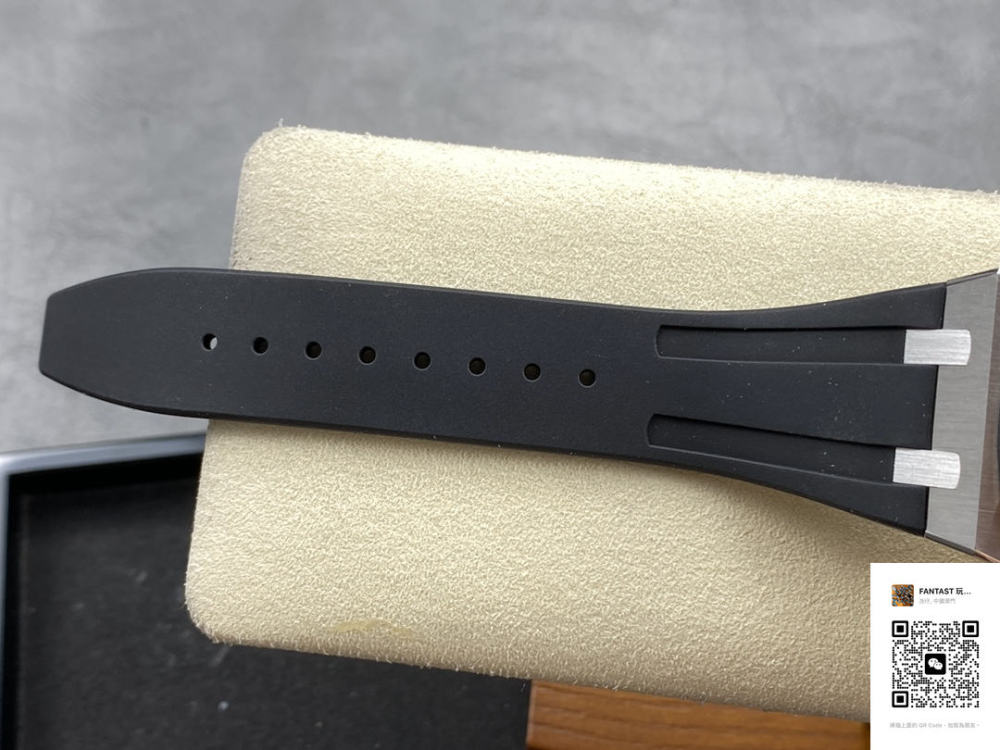 APS廠 15710白面：42mm精鑄傑作，匠心獨運的3120一體機芯