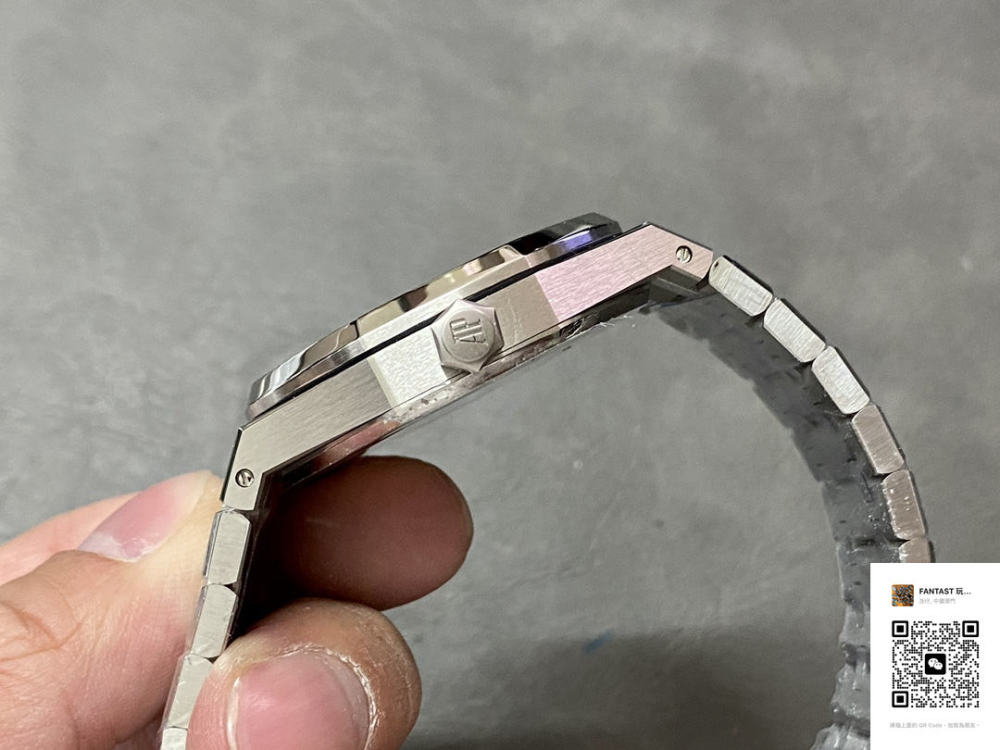 APS廠 15710白面：42mm精鑄傑作，匠心獨運的3120一體機芯