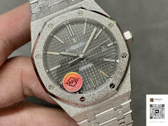 APS廠霜金版愛彼腕錶15410 — 鑽石光澤鎚金工藝