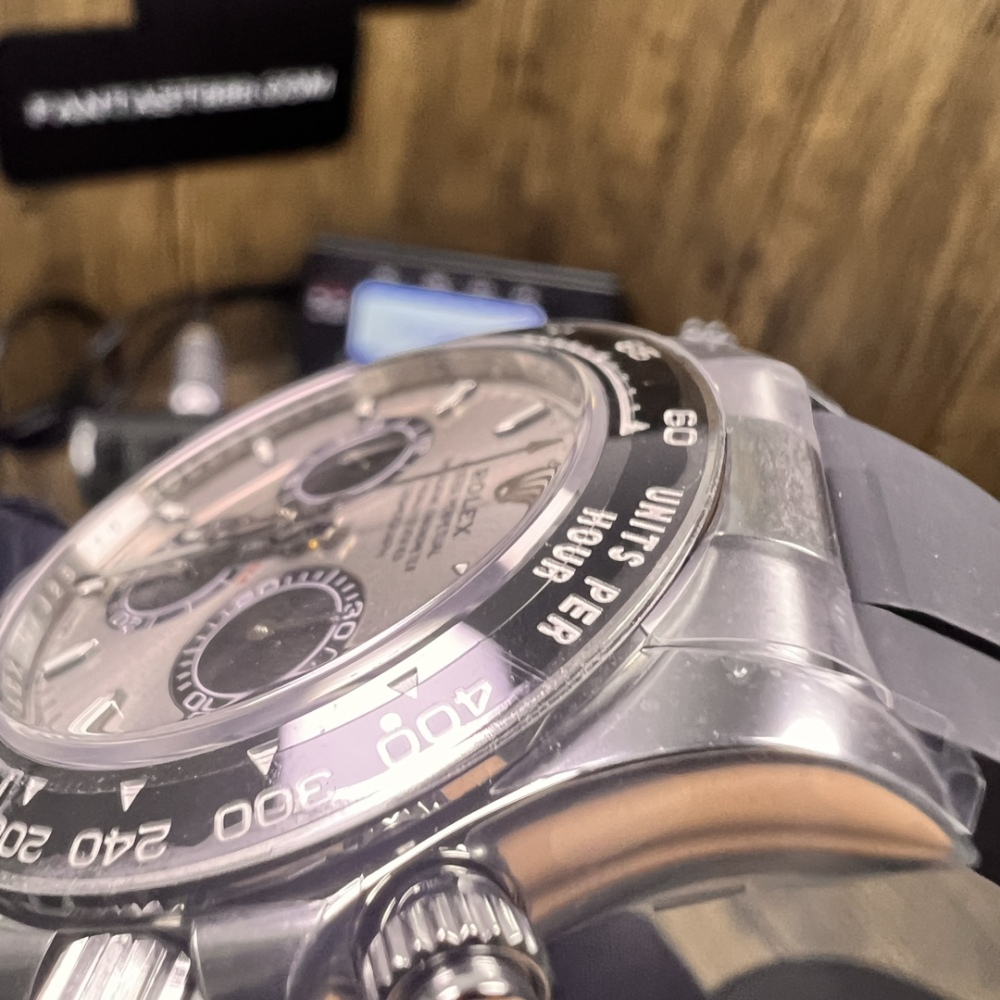 "2024年最新CLEAN廠復刻版：勞力士Daytona M116519-0027水泥灰膠帶高仿V5版本實拍展示"