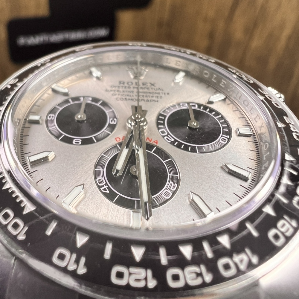 "2024年最新CLEAN廠復刻版：勞力士Daytona M116519-0027水泥灰膠帶高仿V5版本實拍展示"