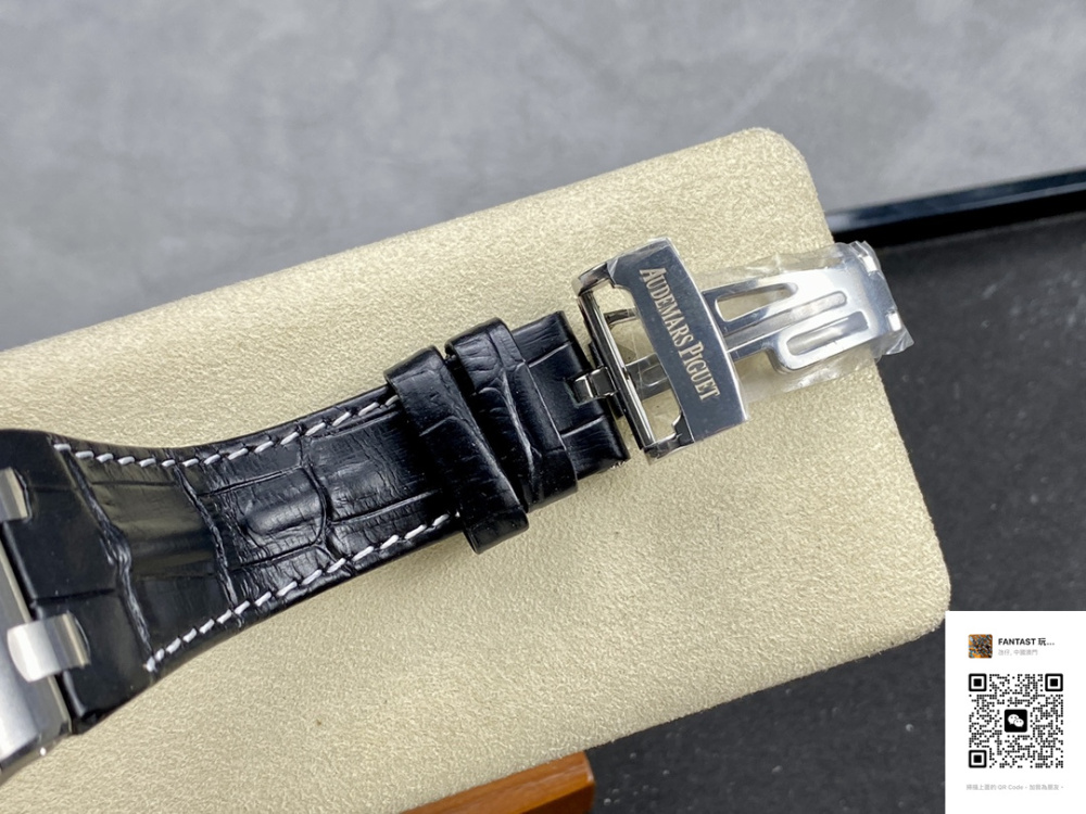 愛彼皇家橡樹離岸系列鋼帶腕表：精密工藝與創新設計的結晶