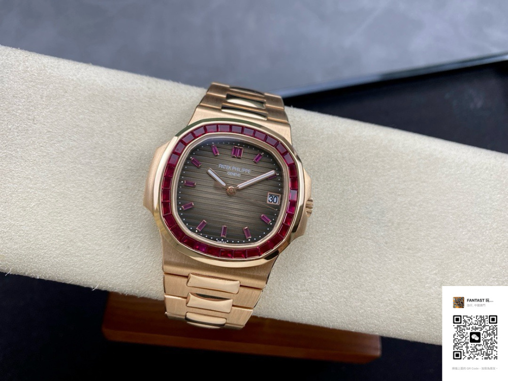 最頂配5711鸚鵡螺定制版：實心真金與彩寶融合，頂級精準324機芯