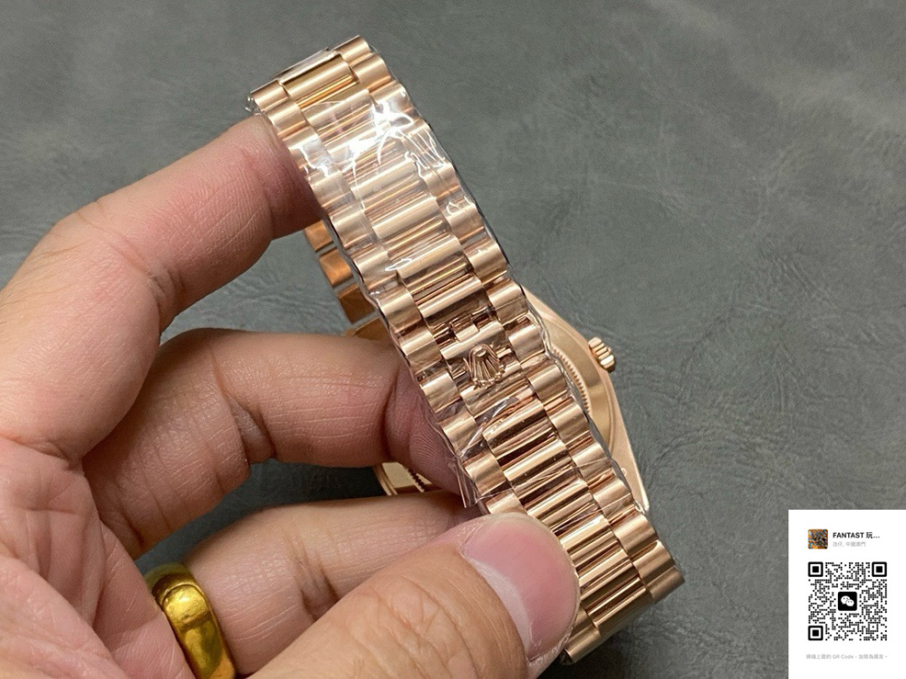 勞力士星期日誌型雙曆40mm配重改裝版：18K包金與莫桑钻的 |高端定制