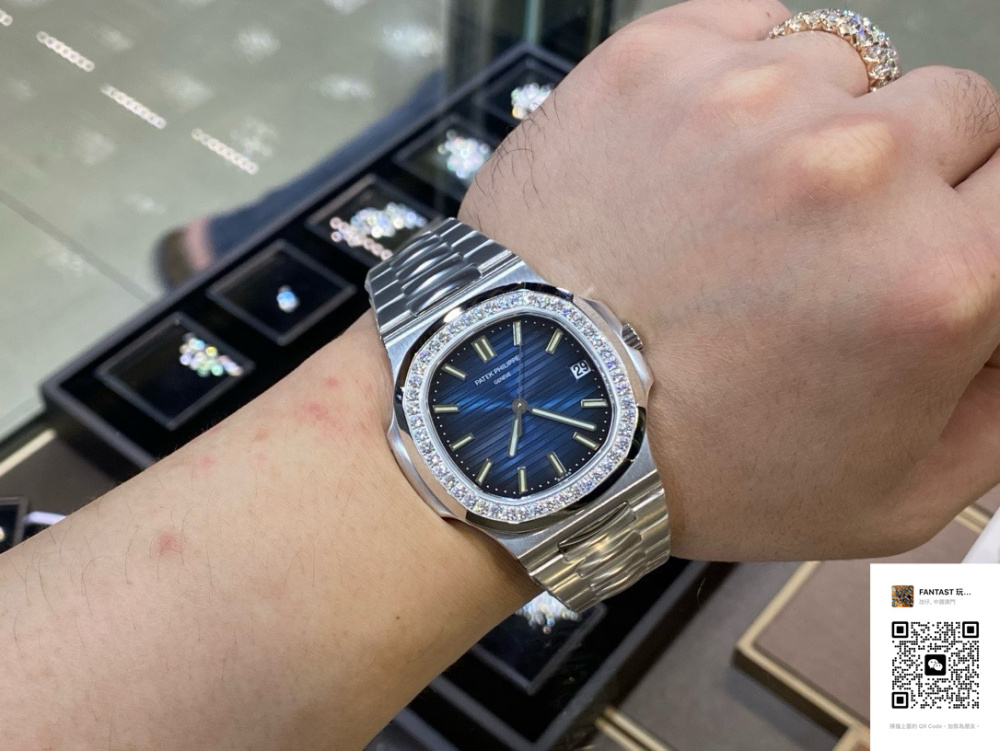 百達翡麗5713/18K包白金版鸚鵡螺40mm腕表：獨家包厚金工藝，專業定制尊享