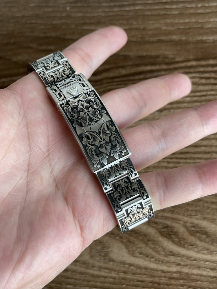 高仿勞力士潛航者系列《龍躍魚門》—手工雕刻錦鯉，西裝暴徒的選擇