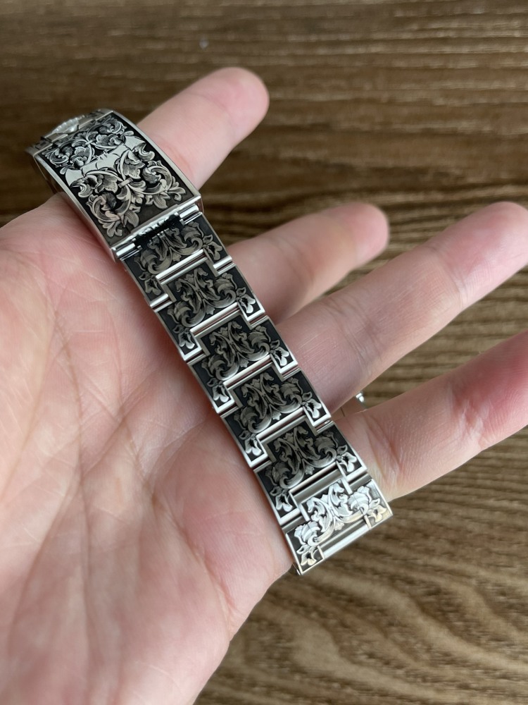 高仿勞力士潛航者系列《龍躍魚門》—手工雕刻錦鯉，西裝暴徒的選擇