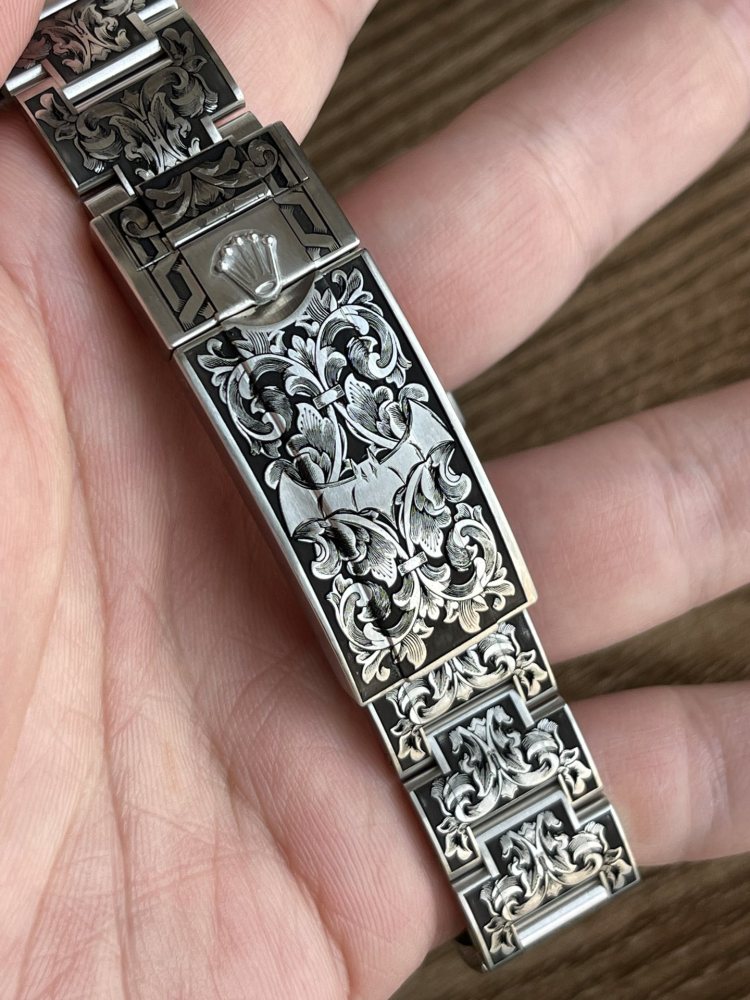 高仿勞力士潛航者系列《龍躍魚門》—手工雕刻錦鯉，西裝暴徒的選擇