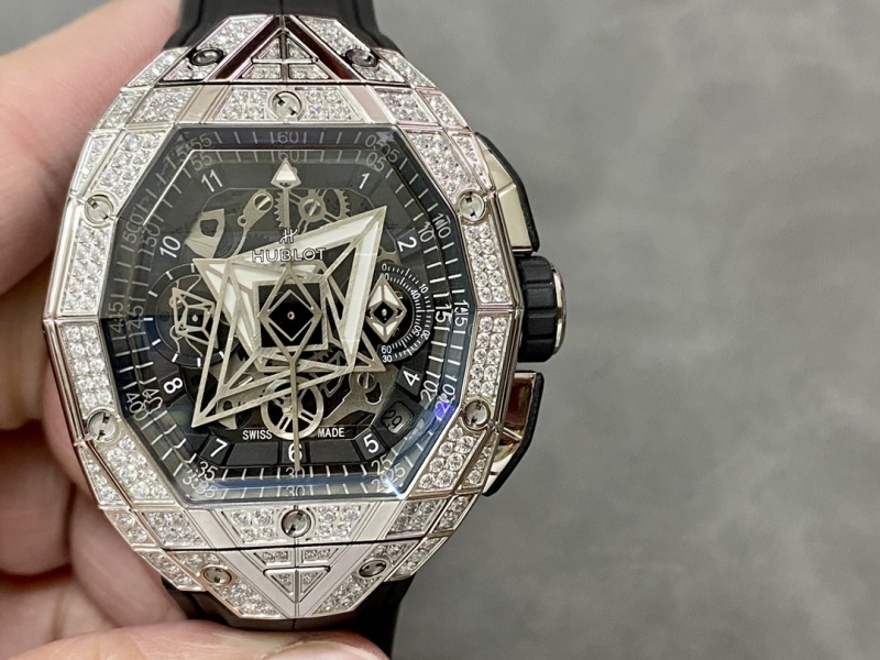 高仿HUBLOT宇舶 Big Bang Sang Bleu III 刺青三代藍寶石鏤空計時腕表