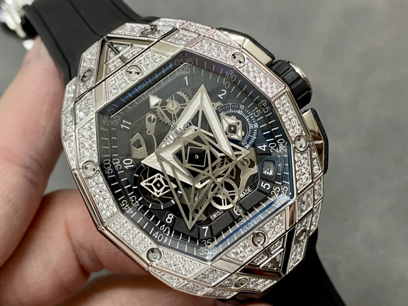 高仿HUBLOT宇舶 Big Bang Sang Bleu III 刺青三代藍寶石鏤空計時腕表