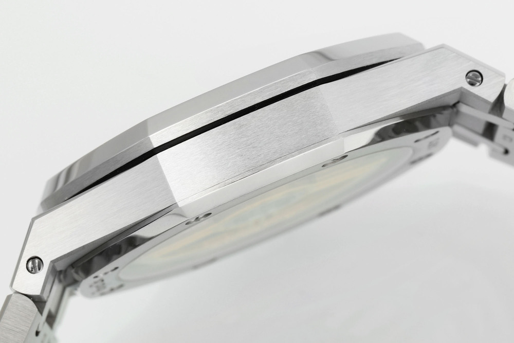 "高仿APS愛彼皇家橡樹15510——鋼質手錶的技術巔峰，精細之作"