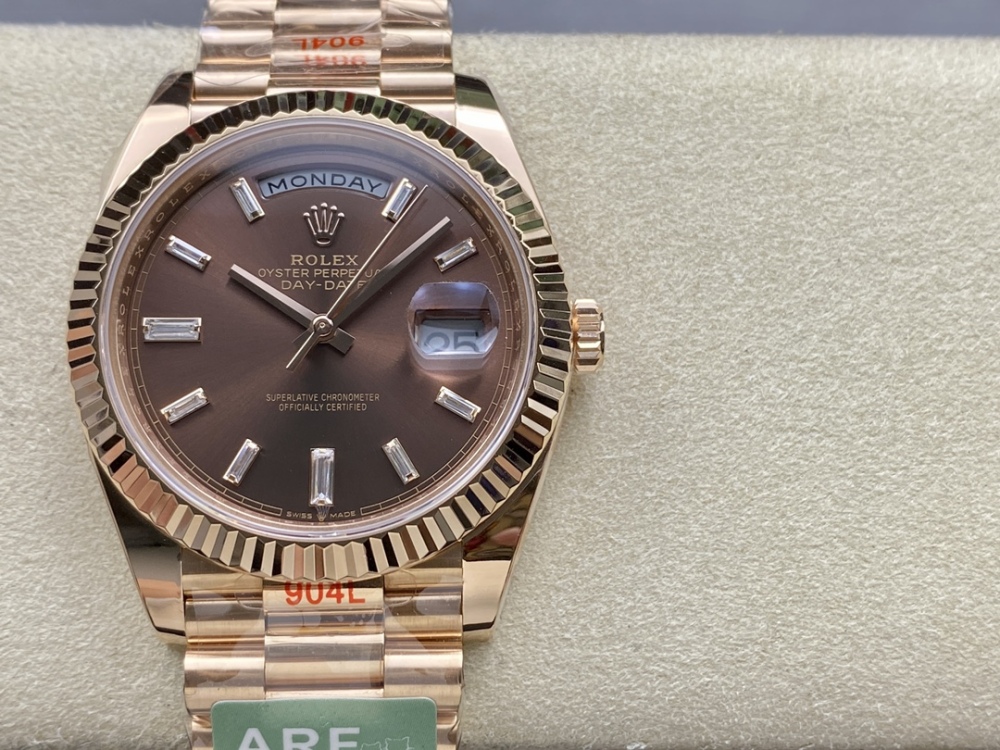 勞力士DD雙曆星期日誌型高仿手錶—精確復刻，原版體驗