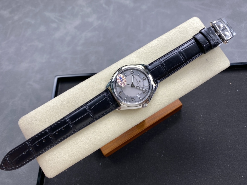 MKS廠頂級高仿江詩丹頓伍陸之型腕表：運動與商務皆宜