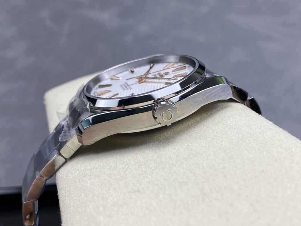 KG廠高仿歐米茄海馬150米手錶：8500機芯，卓越品質
