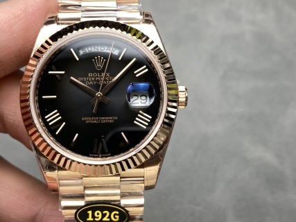 頂級高仿星期日曆型DAY-DATE 40系列足重復刻奢華腕錶