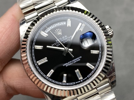 頂級高仿星期日曆型DAY-DATE 40足重版復刻奢華腕錶