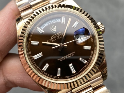 頂級復刻星期日曆型DAY-DATE40足重版豪華機械腕錶