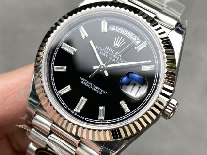 頂級高仿星期日曆型DAY-DATE 40足重版復刻奢華腕錶
