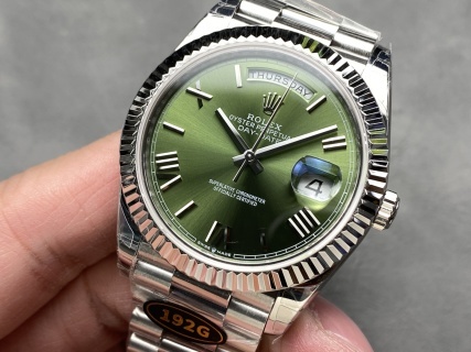 頂級高仿星期日曆型DAY-DATE 40系列足重復刻腕錶