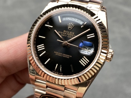 頂級高仿星期日曆型DAY-DATE 40系列足重復刻奢華腕錶