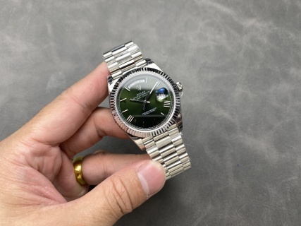 頂級復刻星期日曆型DAY-DATE 40足重版奢華腕錶