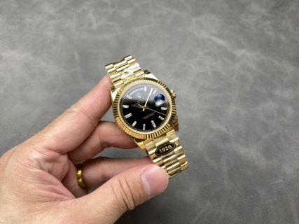 頂級高仿星期日曆型DAY-DATE 40系列足重版奢華復刻腕錶