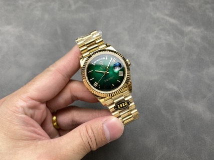 頂級高仿星期日曆型DAY-DATE 40系列足重復刻精品腕錶