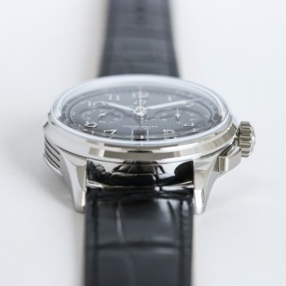 璞雅B01计时腕表42，百年灵经典设计与现代机芯完美结合